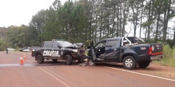 Patrullero chocó con una camioneta tras esquivar a un ciclista