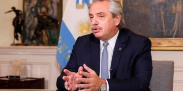 Fernández: “En la segunda mitad de abril vamos a acelerar el ritmo de vacunación”