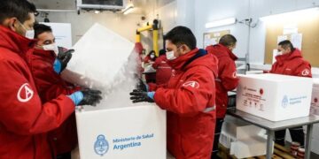 Comenzó la distribución en todo el país de casi 800 mil vacunas de Astrazeneca
