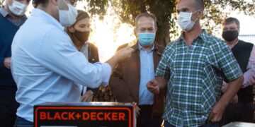 El Gobernador visitó el vivero forestal de Dos de Mayo y carboneros del paraje Roca Chico