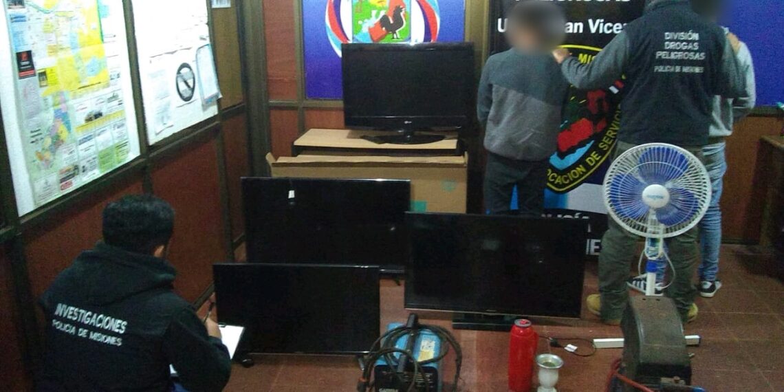 San Vicente: detuvieron a dos jóvenes por robar y comercializar varios objetos