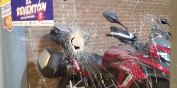 Posadas: detienen a un joven acusado de destrozar vidrieras en la avenida Uruguay