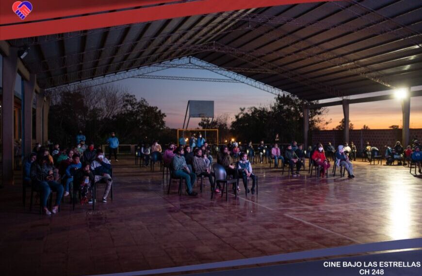 El “Cine bajo las Estrellas” llegó a la Chacra 248 de Posadas