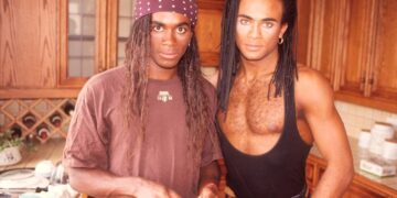Murió por coronavirus John Davis, voz real del dúo pop Milli Vanilli