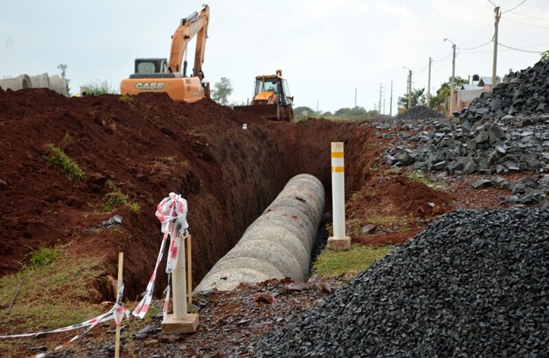 Avanzan las obras de empedrado y cordón cuneta en el barrio Giovinazzo de Posadas