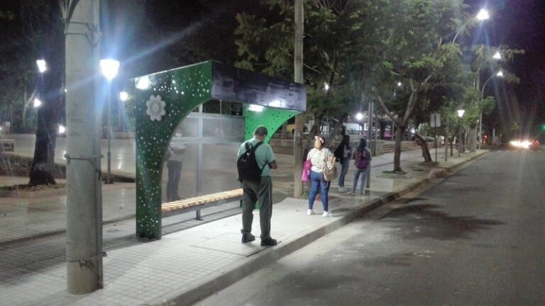 Avanza la instalación de refugios en barrios posadeños