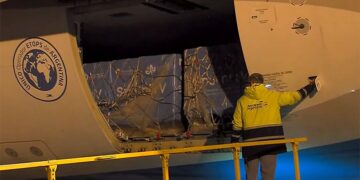 Llegó un nuevo vuelo de Aerolíneas Argentinas con 500 mil dosis de vacunas Sputnik V