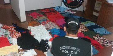 Tres detenidos por el robo de una tienda de ropas sobre la Avenida Tacuarí