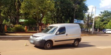 Un hombre falleció tras ser embestido por un auto en Jardín América