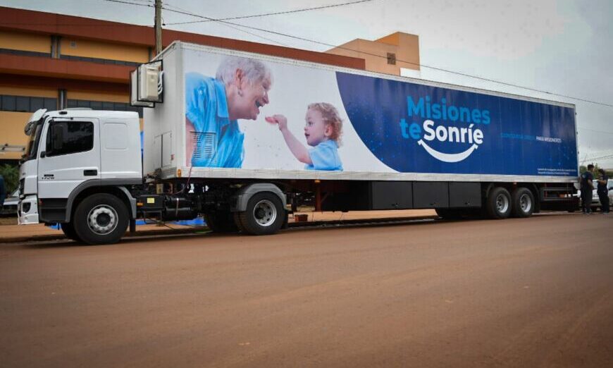 Misiones te sonríe: comenzó a funcionar el único hospital odontológico móvil de la Argentina