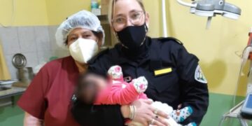 Mujer policía reanimó a una beba que se ahogó con leche en Apóstoles