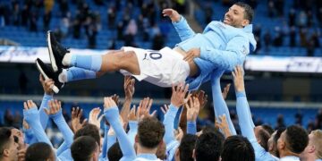 El Kun Agüero se despidió de la Premier League con dos goles y un homenaje del Manchester City