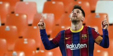 Messi marcó un gol espectacular de tiro libre y se acerca a un récord de Maradona: su brillante actuación con el Barcelona