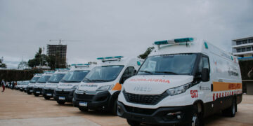 Entregaron ambulancias y móviles al sector sanitario