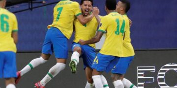 Brasil goleó a Venezuela e inició con todo la Copa América
