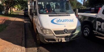 Motochorros interceptaron auto de una empresa y robaron $1,8 millones