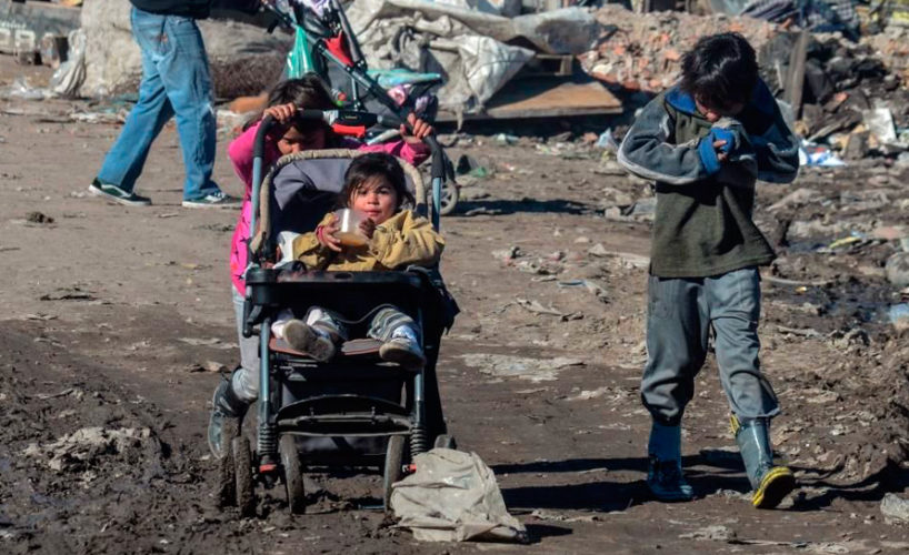 Caritas: “el 60% de los niños en Argentina vive en situación de pobreza”