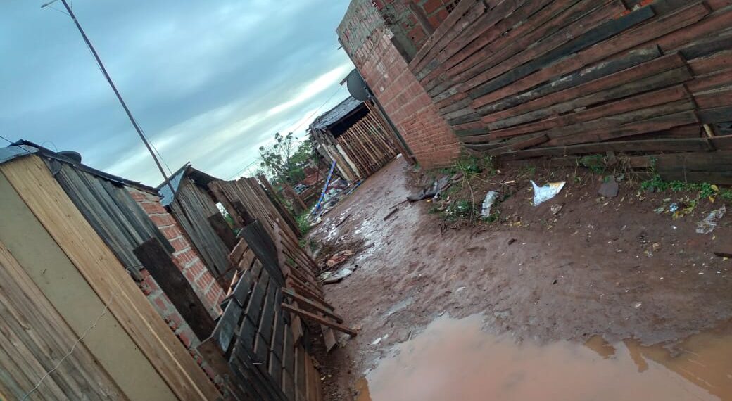 Tras las intensas lluvias, el Municipio acompaña a familias afectadas