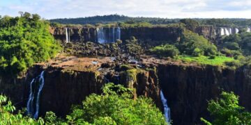 Cataratas con poca agua, un paisaje singular