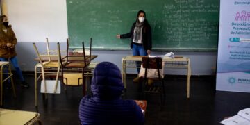 Promueven políticas de prevención de consumos problemáticos en estudiantes
