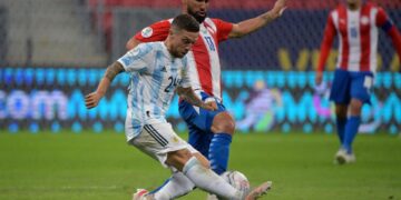 Argentina se inspiró una vez, ganó con un golazo y se aseguró un lugar en cuartos de final