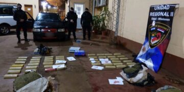 Incautaron un auto repleto de marihuana en Oberá