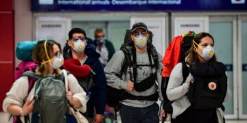 A partir del lunes sólo podrán ingresar a Argentina por vía aérea 600 pasajeros diarios