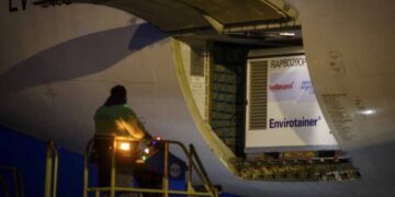 Llegó otro vuelo con vacunas Sinopharm y el país superó las 23,8 millones de dosis