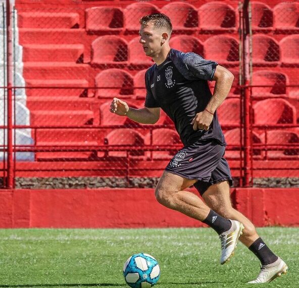 El posadeño Esteban Rolón es nuevo jugador de Boca