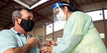 Argentina llega hoy a los 25 millones de vacunas: arriban esta tarde otras 1.181.500 dosis de AstraZeneca
