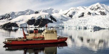 Argentina, Chile y España llaman a la “urgente” protección de las aguas de la Antártida