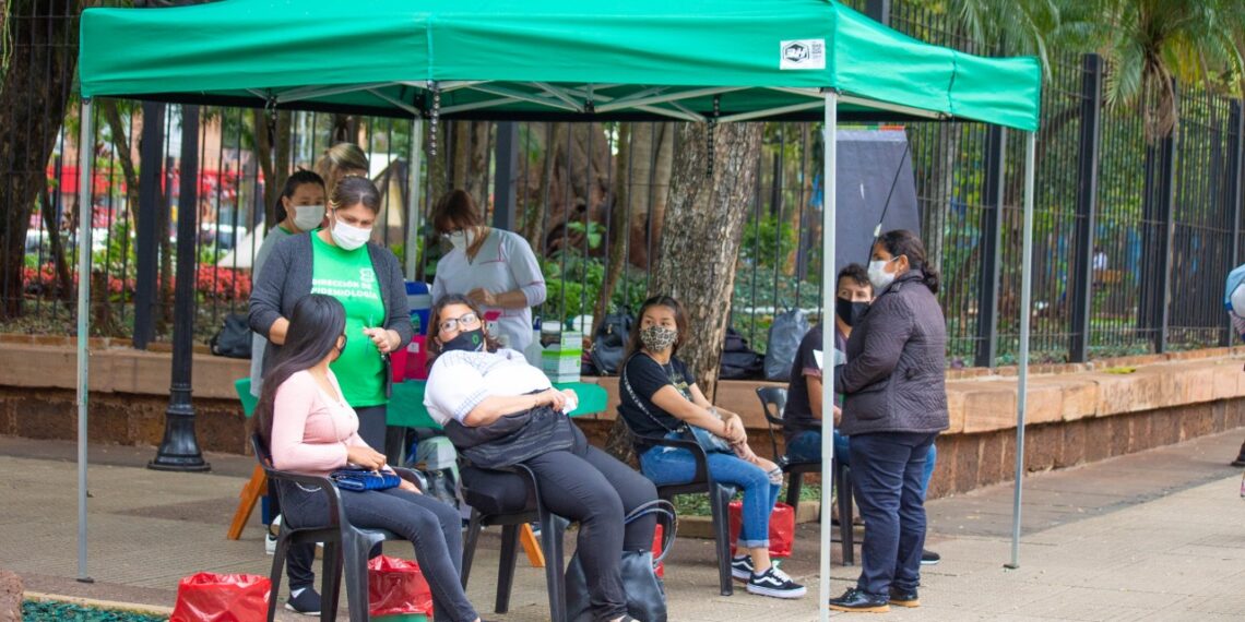 Vacunación contra el Covid en Posadas: se aplicaron más de 1.100 dosis en plazas céntricas