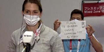 Le propusieron casamiento a la esgrimista argentina en un móvil en vivo