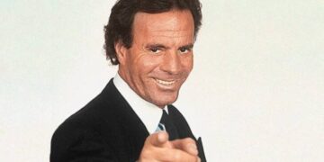 Julio Iglesias opinó sobre los memes de julio: “Encantado de la vida”
