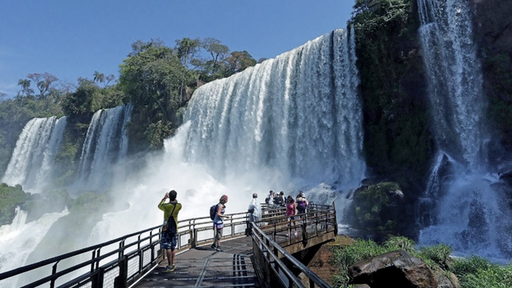 Misiones: El fin de semana largo generó un movimiento económico de 62 millones de pesos