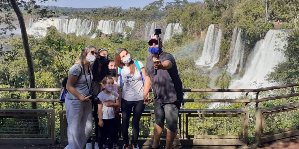 Misiones llegará al receso invernal con el 100% de los trabajadores del sector turístico vacunados