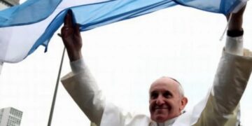 El Papa Francisco expresó su “alegría” por los títulos de Argentina e Italia