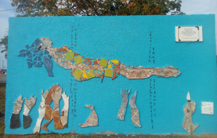 Restauran un mural literario de la Costanera de Posadas