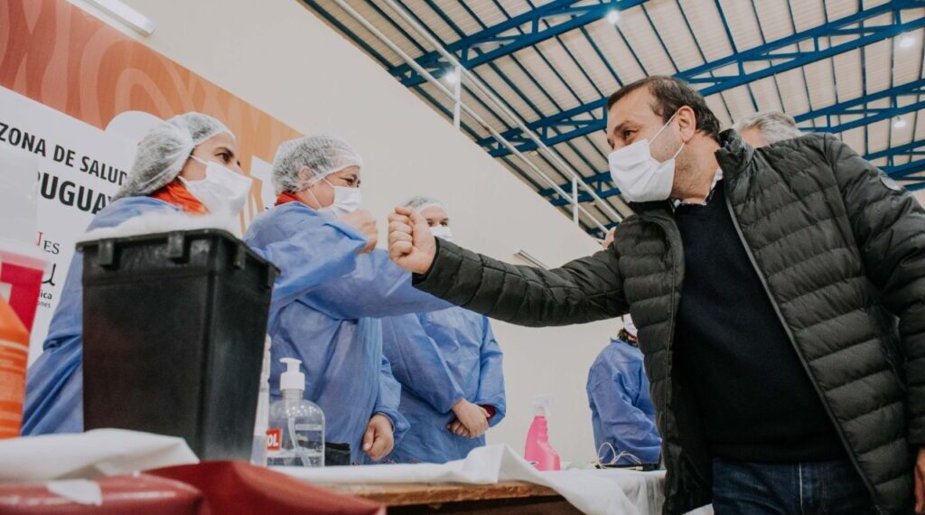 El Gobierno entregó maquinas y herramientas a emprendedores de Oberá