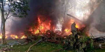 Al menos 29 muertos al estrellarse un avión militar
