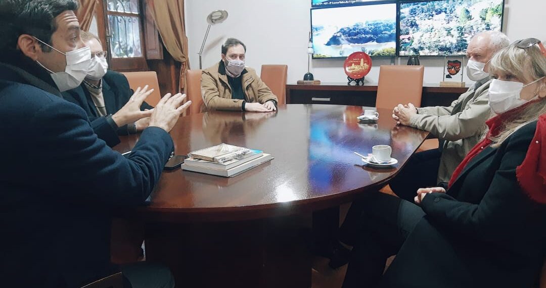 Evalúan actividades y capacitaciones conjuntas entre la UNaM y la Universidad de las Fuerzas de Seguridad de la Provincia