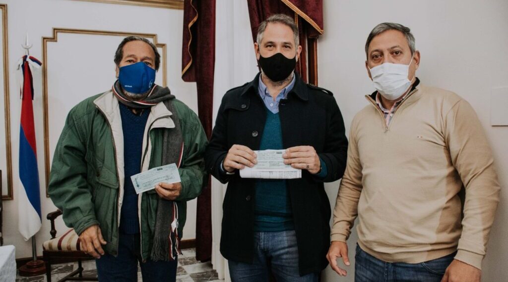 El Gobierno provincial entregó subsidios a entidades deportivas y religiosas