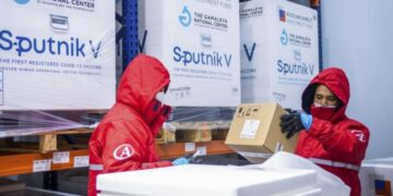 Llegó un cargamento del componente 2 de la Sputnik para producir más de 750 mil dosis