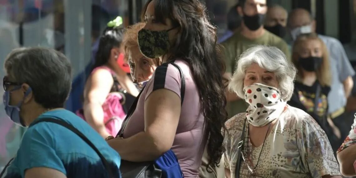 Ya es oficial el plan que permite a mujeres jubilarse sin aportes: ¿cuáles son los requisitos?