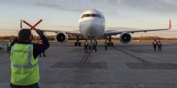 Arribó un vuelo con más de 800 mil dosis de AstraZeneca y Argentina llegó a casi 42 millones de vacunas