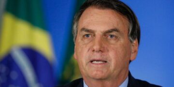 Brasil: internaron al presidente  Jair Bolsonaro para hacerle exámenes por una crisis de hipo y dolores abdominales