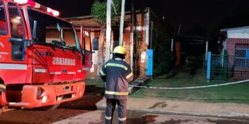 Posadas: tras sofocar un incendio los bomberos hallaron el cuerpo de un hombre