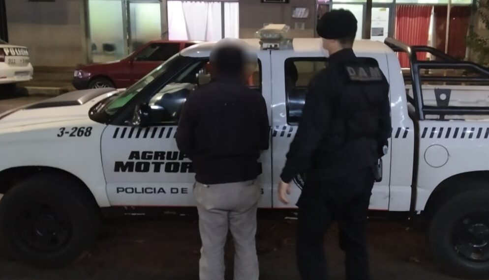 Amenazó a su expareja, provocó destrozos en su vivienda y fue arrestado