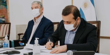 Firmaron un convenio de cooperación para llevar tecnología a las chacras