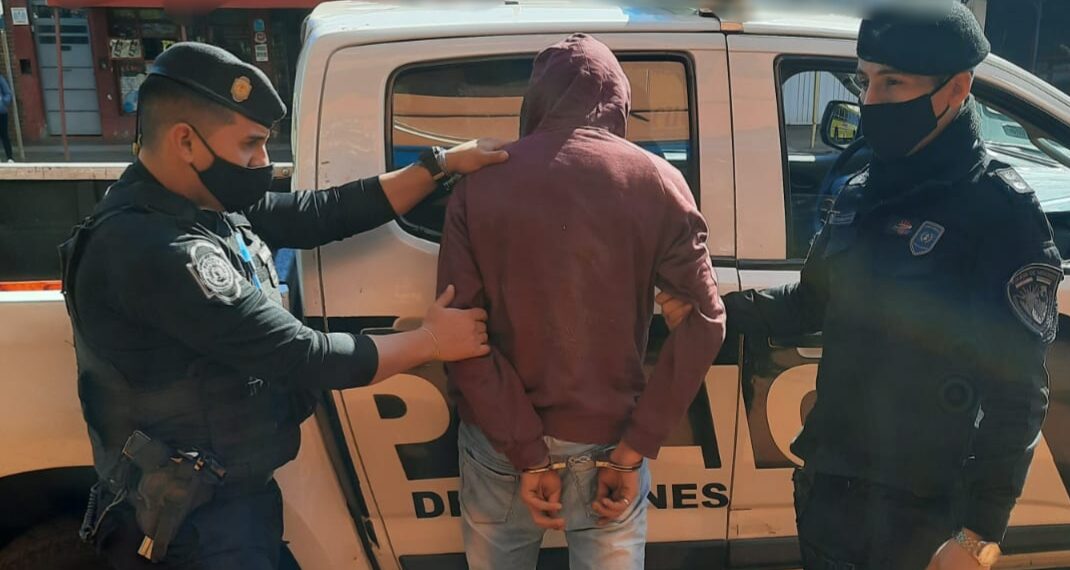 Escaló el portón de un hotel para robarse objetos e intentó escapar: terminó detenido